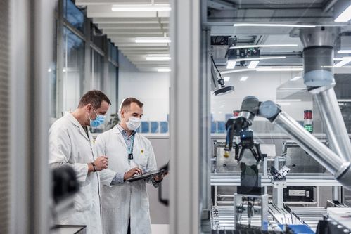 从棕地工厂到智能工厂 数据处理服务如何驱动制造业的华丽转身